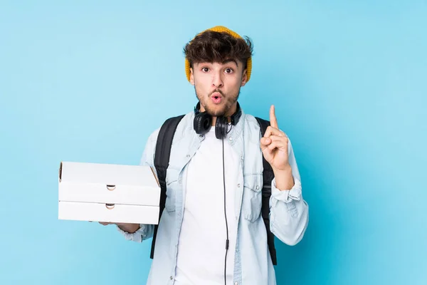 Young Arab Student Man Holding Pizzas Isolated Having Some Great — Stock Photo, Image
