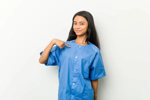 Joven Asiática Enfermera Mujer Persona Señalando Mano Una Camisa Copia —  Fotos de Stock