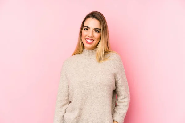 Mujer Mediana Edad Sobre Fondo Aislado Feliz Sonriente Alegre —  Fotos de Stock