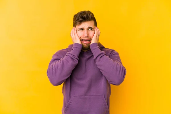 Young Caucasian Man Isolated Yellow Background Crying Unhappy Something Agony — Stock Photo, Image