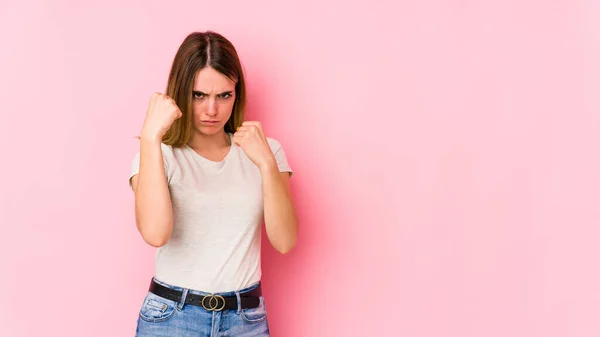 Jonge Blanke Vrouw Geïsoleerd Roze Achtergrond Tonen Vuist Naar Camera — Stockfoto