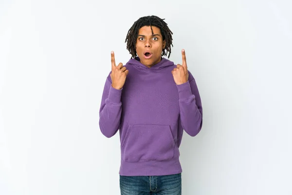 Young African American Rasta Man Pointing Upside Opened Mouth — Stock Photo, Image