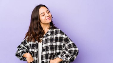 Genç melez İspanyol kadın amaçlarına ve amaçlarına ulaşmak için izole edilmiş.