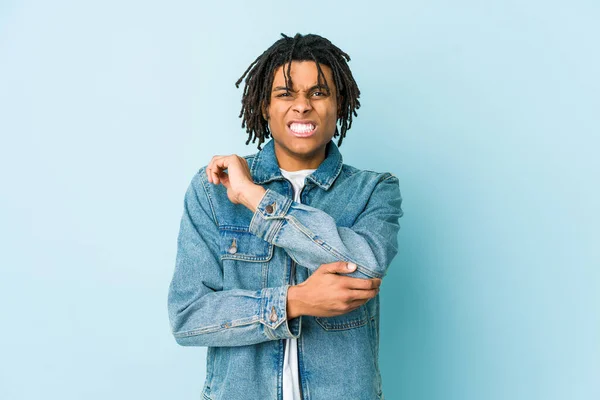 Young Black Man Wearing Jeans Jacket Massaging Elbow Suffering Bad — Stock Photo, Image