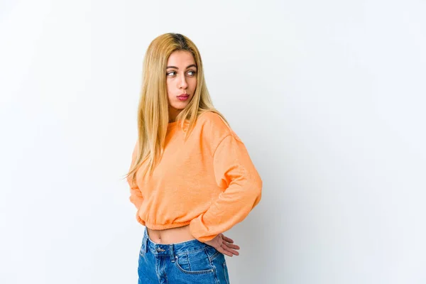 Young Blonde Woman Isolated White Background Looks Aside Smiling Cheerful — Stock Photo, Image