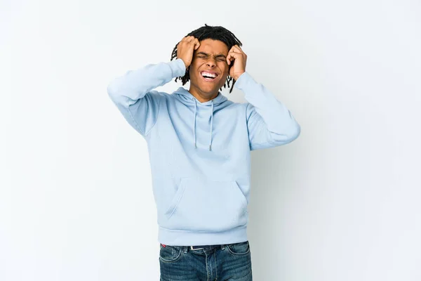 Joven Afroamericano Rasta Hombre Llorando Infeliz Con Algo Agonía Confusión —  Fotos de Stock