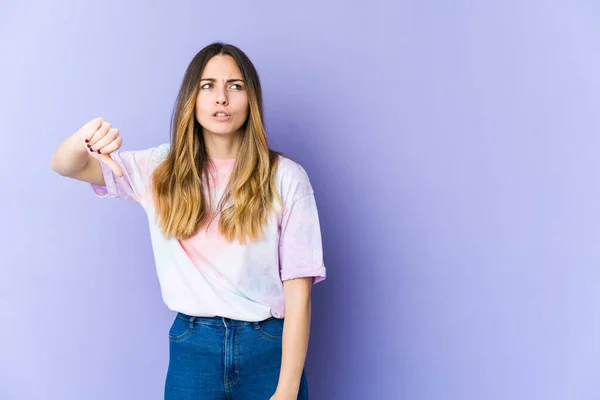 Young Caucasian Woman Isolated Purple Background Showing Thumb Expressing Dislike — Stock Photo, Image