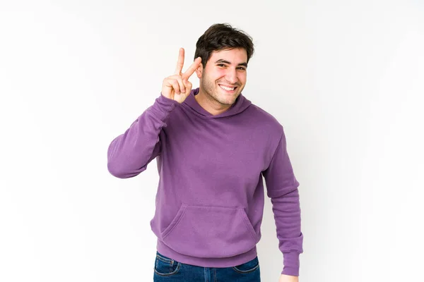 Mladý Muž Izolovaný Bílém Pozadí Ukazující Číslo Dvě Prsty — Stock fotografie