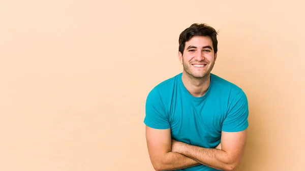 Young Man Isolated Beige Background Laughing Having Fun — Stock Photo, Image