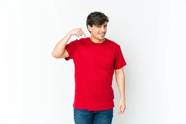 Joven Hombre Fresco Persona Señalando Mano Espacio Copia Camisa Orgulloso — Foto de Stock