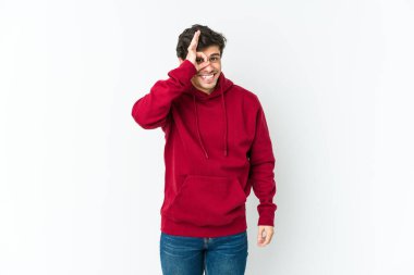 Havalı genç adam heyecanlı, jestleri gözünün önünden ayırma..