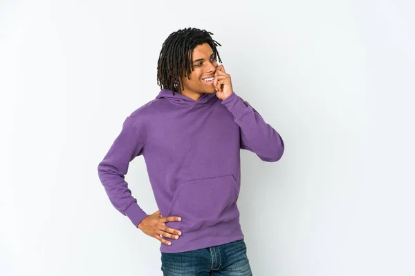 Fiatal Afro Amerikai Raszta Ember Nyugodt Gondolkodás Valami Nézett Egy — Stock Fotó