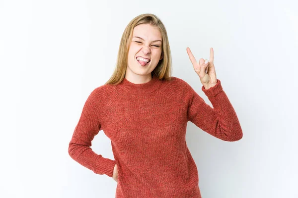 Beyaz Arka Planda Izole Edilmiş Genç Sarışın Kadın Parmaklarıyla Taş — Stok fotoğraf