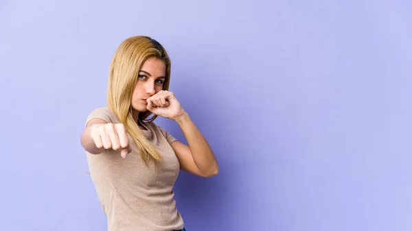 Ung Blond Kaukasisk Kvinna Slå Ilska Slåss Grund Ett Gräl — Stockfoto