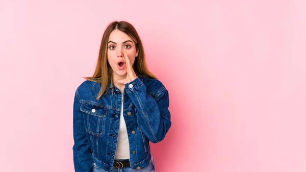 Young Caucasian Woman Isolated Pink Background Saying Secret Hot Braking — Stock Photo, Image