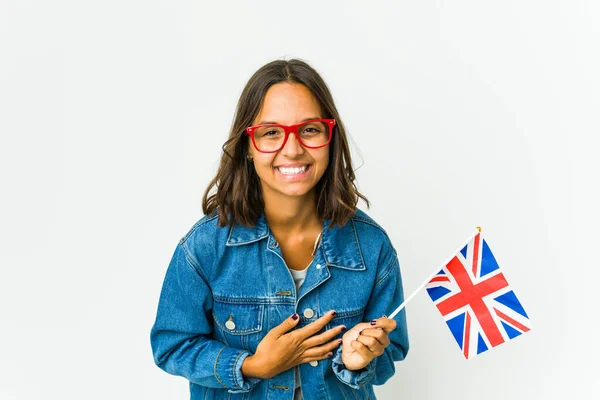 Junge Lateinische Frau Mit Einer Englischen Flagge Auf Weißem Hintergrund — Stockfoto