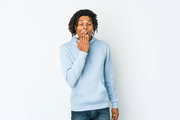 Junger Afrikanisch Amerikanischer Rastamann Gähnt Und Zeigt Eine Müde Geste — Stockfoto