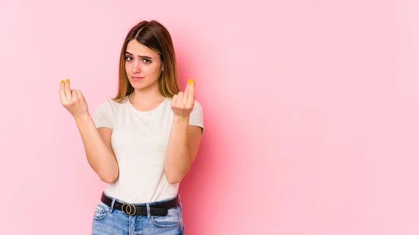 Ung Kaukasisk Kvinna Isolerad Rosa Bakgrund Visar Att Hon Inte — Stockfoto