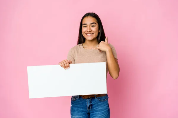 Junge Asiatische Frau Hält Ein Leeres Papier Für Weißes Etwas — Stockfoto