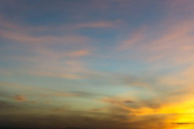 Bulanık gün doğumu arkaplanı