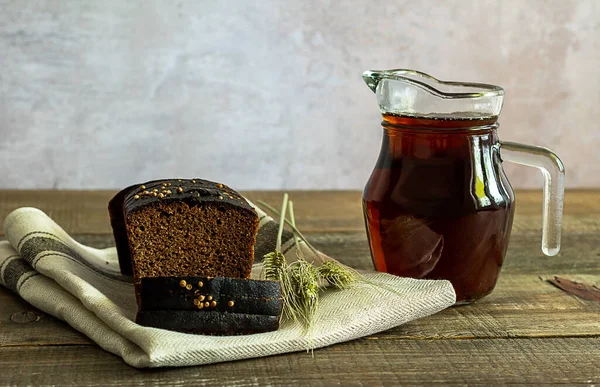 Bebida rusa tradicional de pan de centeno — Foto de Stock