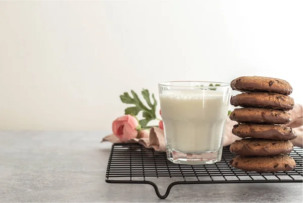 Oatmeal Chocolate Cookies Glass Milk Morning Sweet Treats Concept Copy — Stock Photo, Image