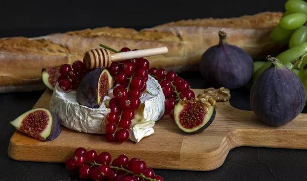 Selective Focus Mouthwatering Oven Baked Camembert Walnuts Honey Figs Branch — Stock Photo, Image