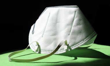 Koruyucu maske. Kendimizi virüslerden koruyalım.