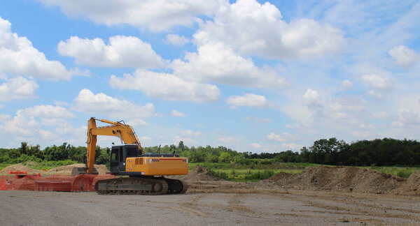 Незавершенные работы на стройке летом - бизнес
