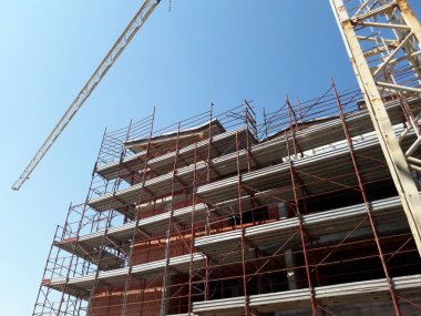 Yazın inşaat sahasında çalışma devam ediyor - iş