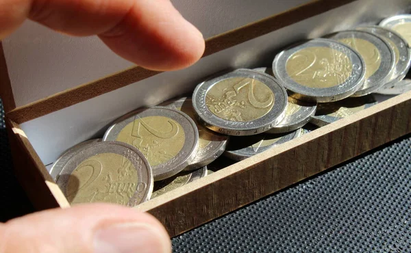 Євро Монети Скарбничці Багатство — стокове фото