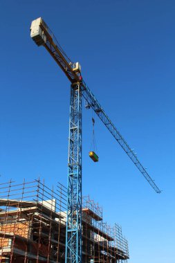 Yazın inşaat sahasında çalışmalar devam ediyor.