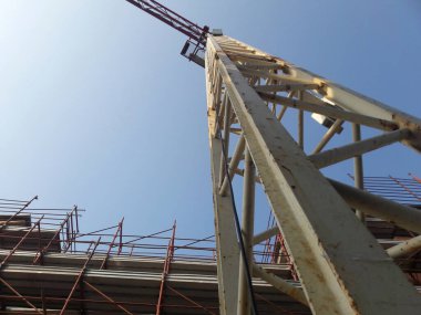 Yazın inşaat sahasında ev ve ofis inşaatı devam ediyor.