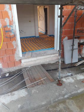 Yazın inşaat sahasında ev ve ofis inşaatı devam ediyor.