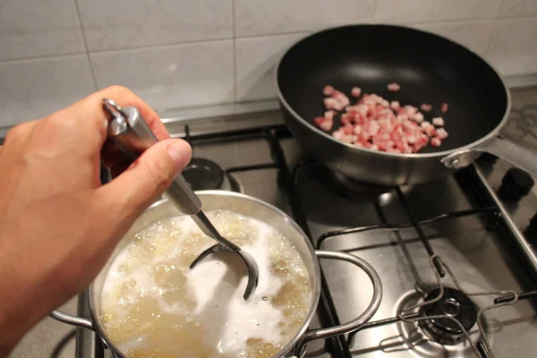 Cuisiner Plat Pâtes Carbonara Italie — Photo