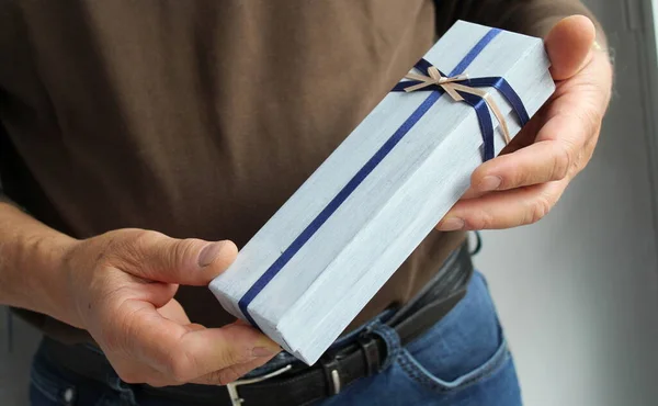Gift Box Blue Pink Bow — Stock Photo, Image