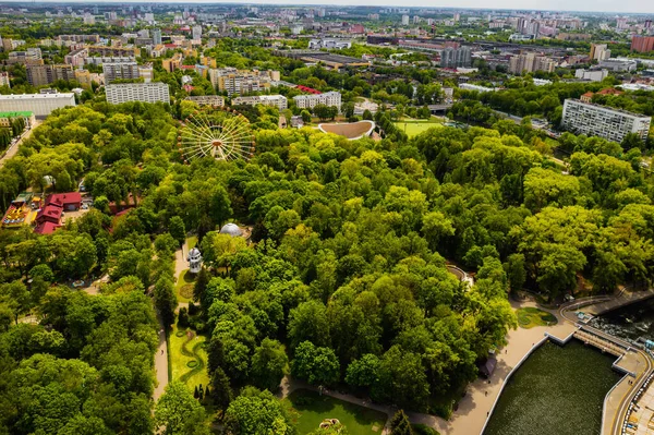 Widok Góry Park Mińsku Diabelskim Młynkiem Widok Lotu Ptaka Miasto — Zdjęcie stockowe