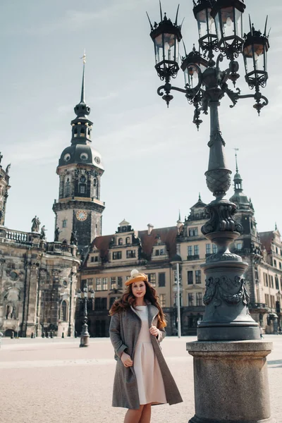 Stylish Young Beautiful Girl Coat Hat Lamp Old City Dresden — Stock Photo, Image