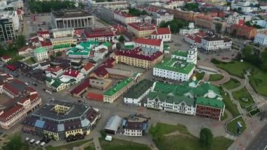 Minsk 'in tarihi merkezinin panoramik manzarası. Minsk.Belarus' un merkezinde eski bir kasaba.