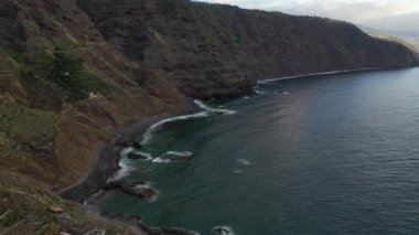 Tenerife, Atlantik kıyıları ve dağlar