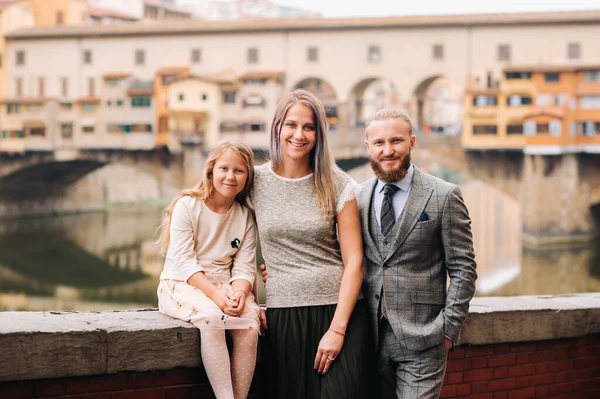 Eine Glückliche Dreiköpfige Familie Beim Wandern Florenz Familienwanderung Der Familie — Stockfoto