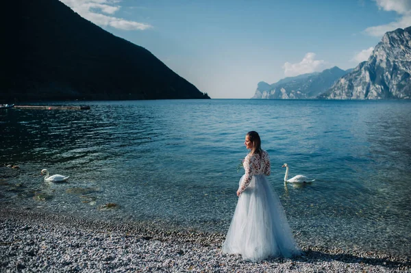 Girl Smart White Dress Walks Embankment Lake Garda Woman Photographed — Stock Photo, Image