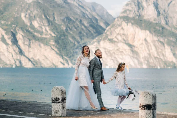 Italien Gardasee Schöne Familie Ufer Des Gardasees Italien Fuße Der — Stockfoto