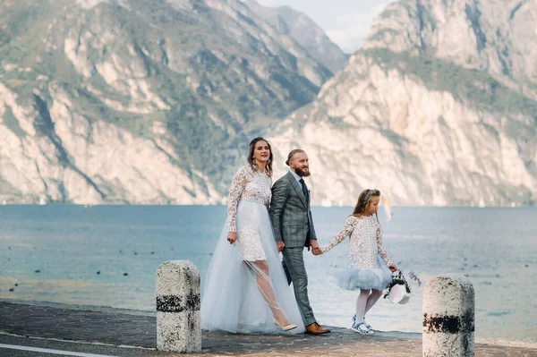 Italie Lac Garde Belle Famille Sur Les Rives Lac Garde — Photo