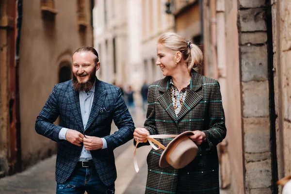 Vacker Familj Med Promenader Den Gamla Staden Lyon Frankrike Ett — Stockfoto