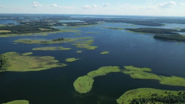 Vue de dessus des lacs Snudy et Strusto dans le parc national des lacs de Braslav, les plus beaux lacs de Biélorussie.