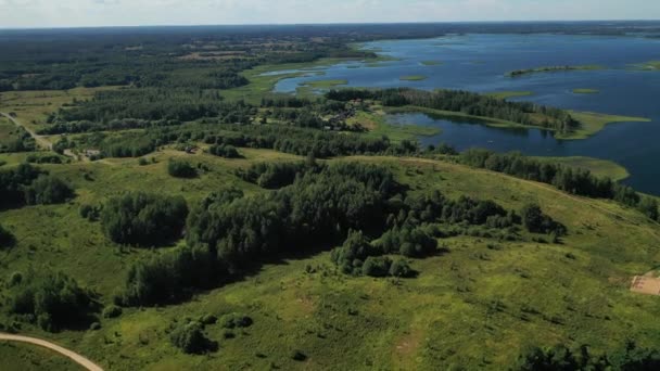 Vista superior dos lagos Snudy e Strusto no Parque Nacional dos Lagos Braslav, os lagos mais bonitos da Bielorrússia. — Vídeo de Stock