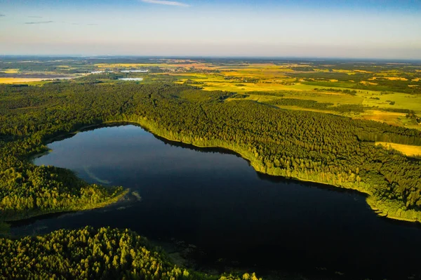 동트기 슬라브 공원의 호수의 꼭대기 벨라루스에서 아름다운 곳이다 — 스톡 사진