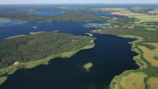Vue de dessus des lacs Snudy et Strusto dans le parc national des lacs de Braslav, les plus beaux lacs de Biélorussie.