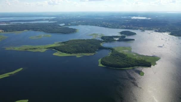 Vue de dessus des lacs Snudy et Strusto dans le parc national des lacs de Braslav, les plus beaux lacs de Biélorussie.